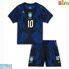 Billiga Brasilien Vinicius Junior #10 Bortatröja Barn VM 2026 Kortärmad (+ Korta byxor)